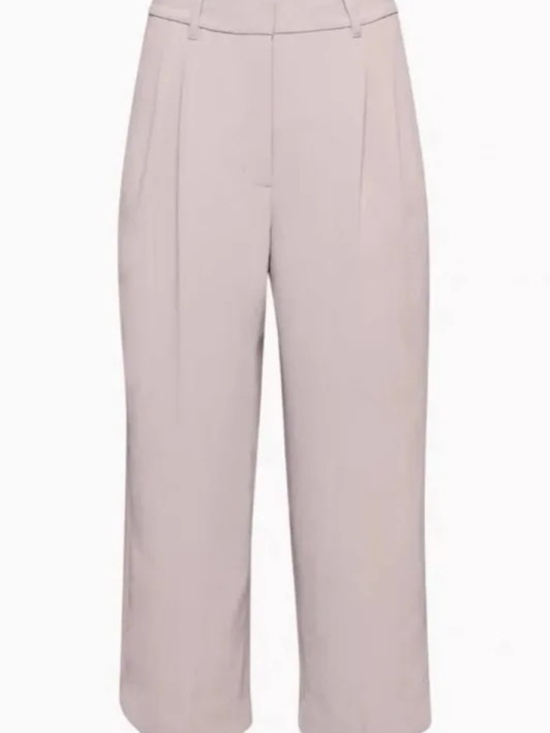 Aritzia Pants - NWT Aritzia Wilfred Carrot Crepe Pants (Short) - Vin Gris Size 8